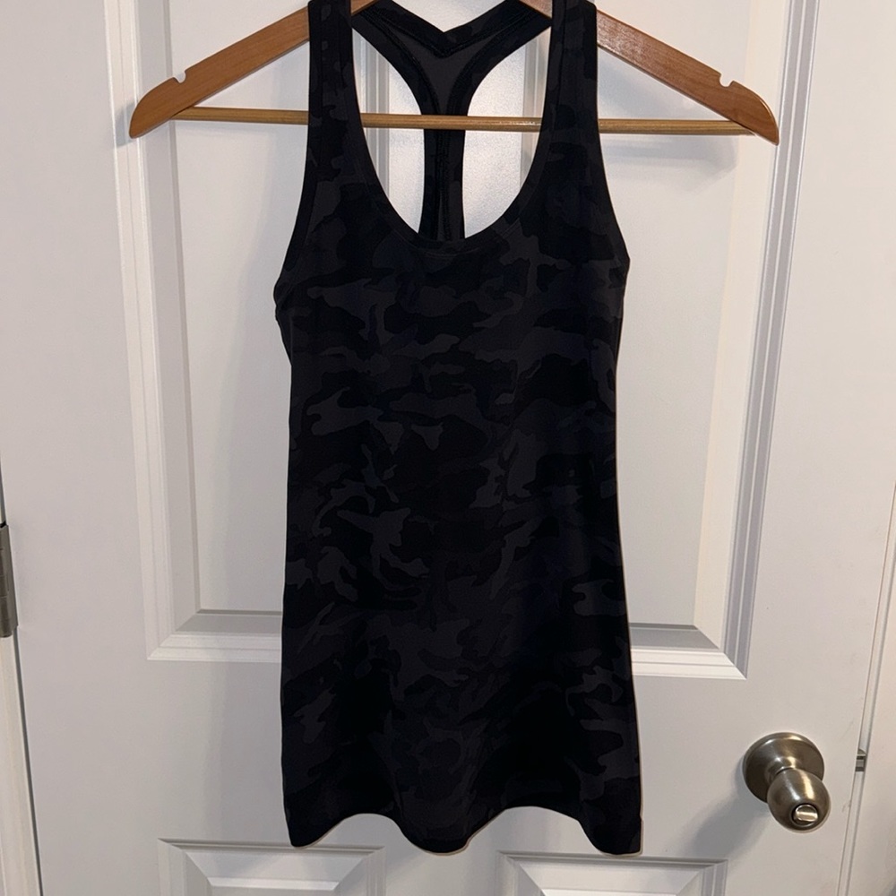 Camouflage lululemon tank top. No label, most likely size 6